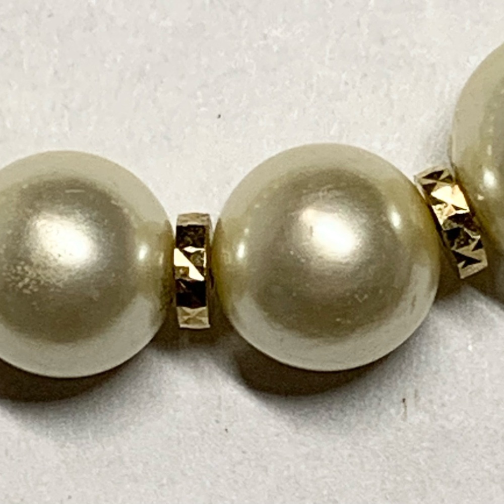 Vintage faux pearl necklace